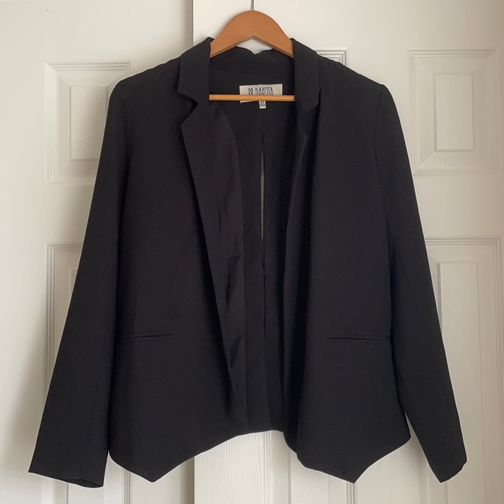 BB Dakota Black Blazer